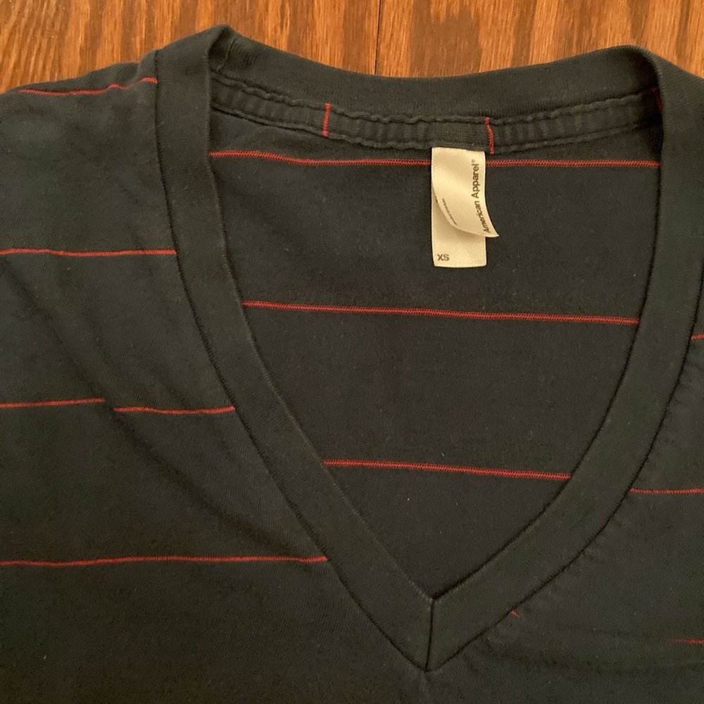 V neck tee